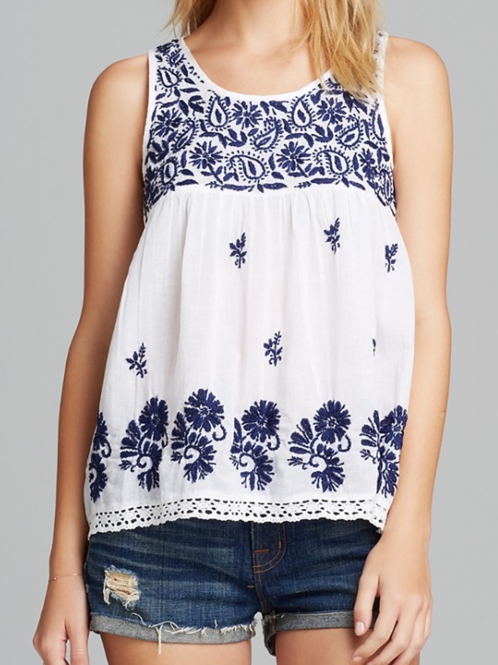 RAGA Gardena white tank top blue floral embroidery laceโ hem size small NWT
